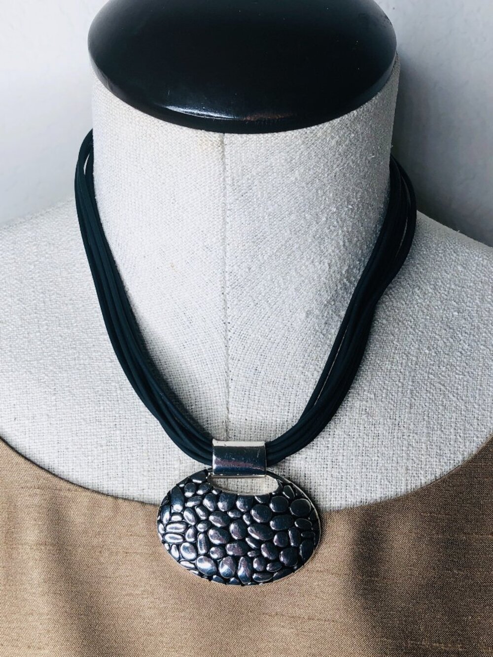 Vintage, "Napier" Silver Toned Pebbled Pendant Necklace
